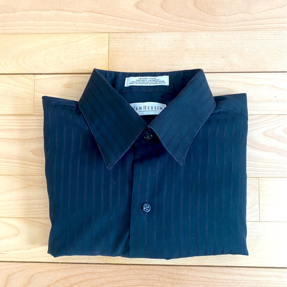 Van Heusen - Men’s dress shirt - wrinkle-free(EUC) Size 15-15,5 neck; M; 34-35 - Picture 1 of 3
